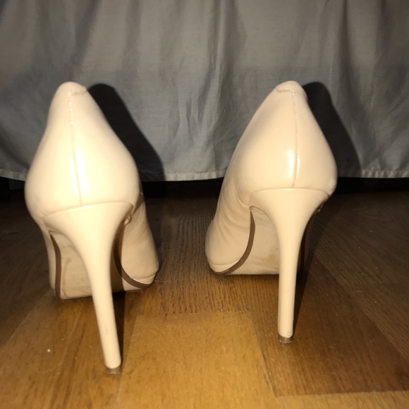 Banana Republic Nude Pumps - Picture 3 of 4